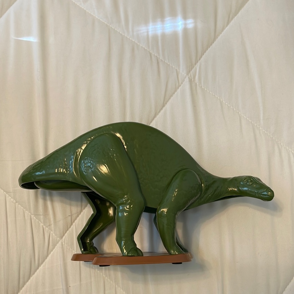 Barbuzzo NACHOSAURUS Chip & Dip Set.  Box not included.